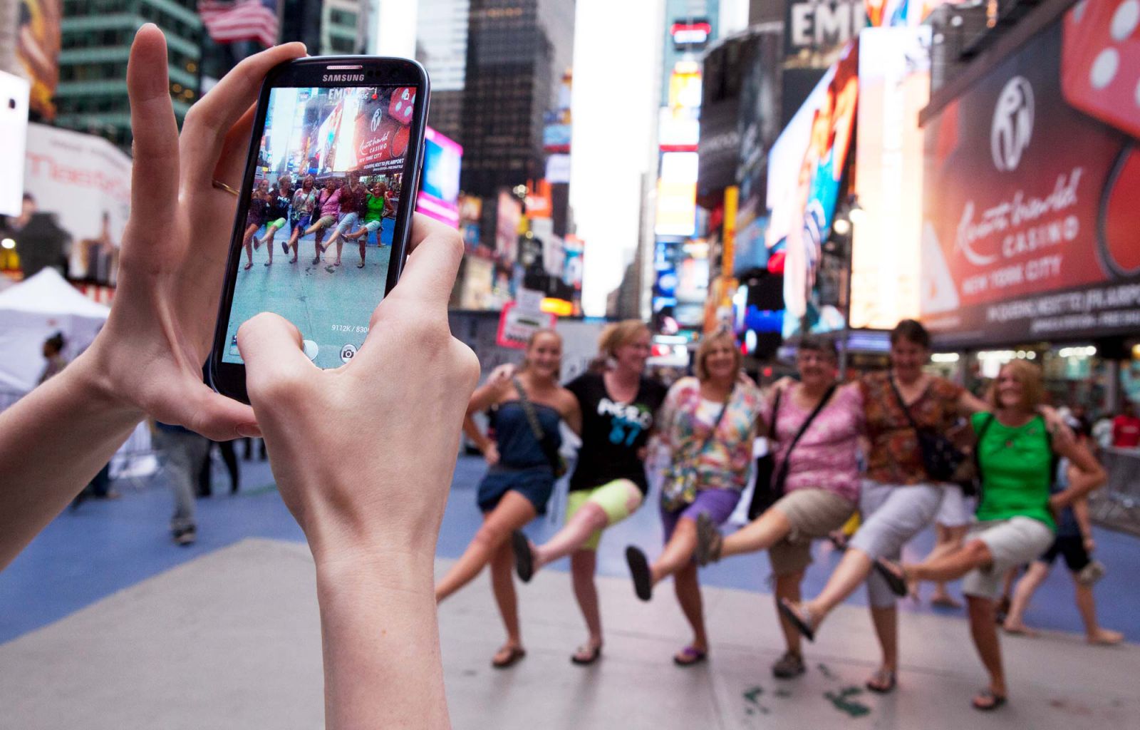 Filming participant dance moves on the Samsung Galaxy SIII